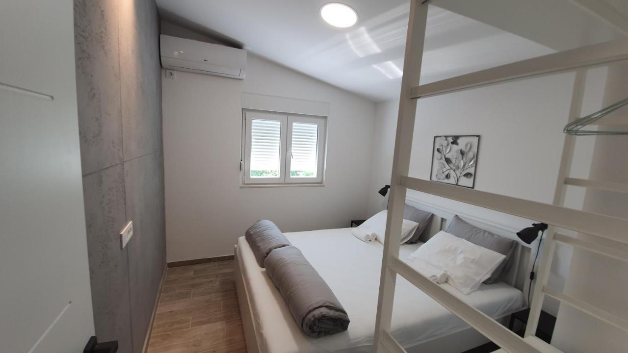Porto Vista Penthouse Kumbor Apartment Exterior photo